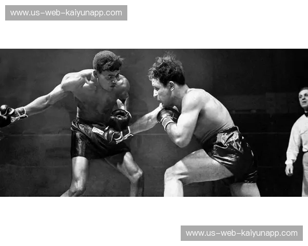 拳台绝响：邹市明与尤科崧，两位拳击巨匠的荣耀对决